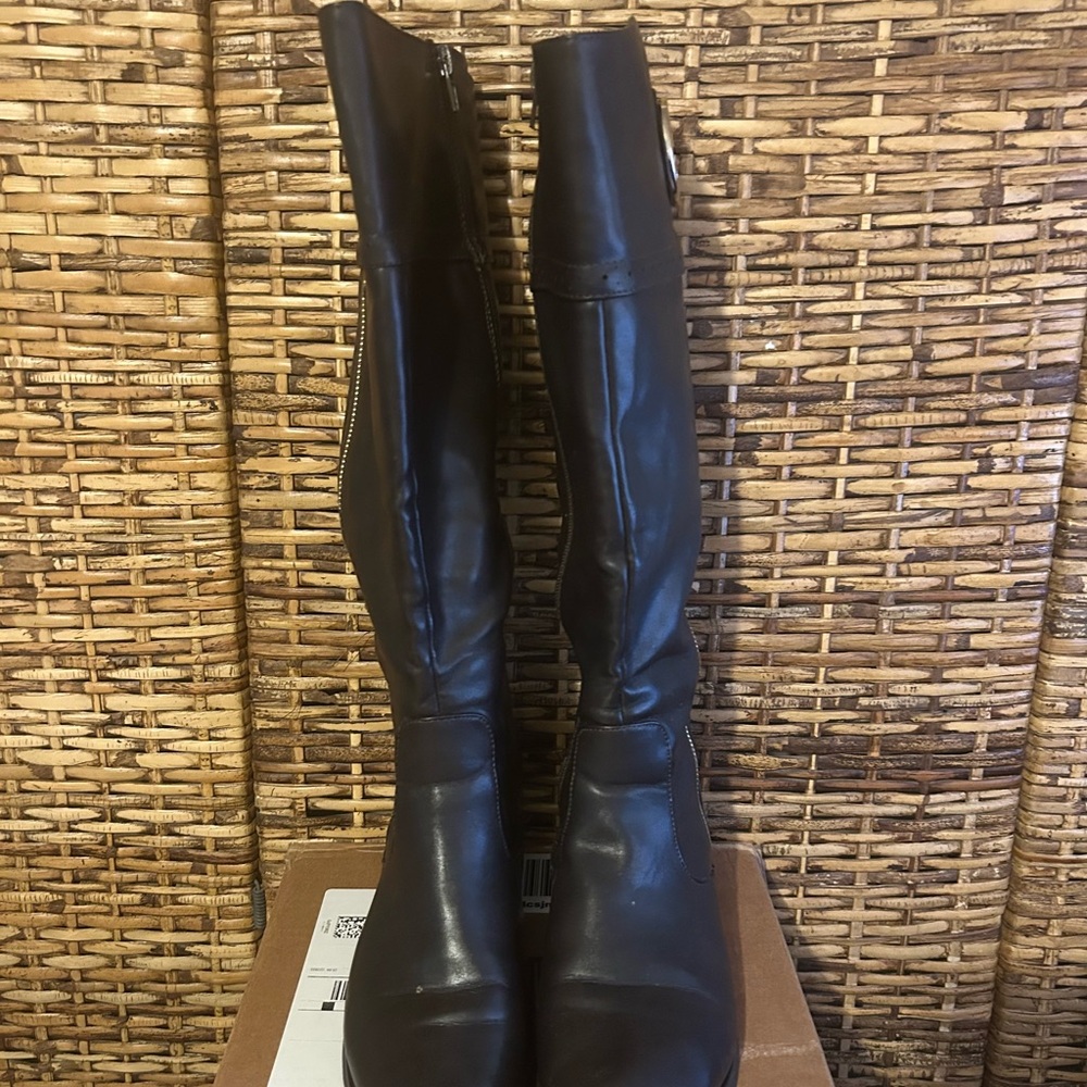Tory Burch Elina Tall Riding Boot in Rich Brown Pebble Leather Gold Logo Sz 8.5M
